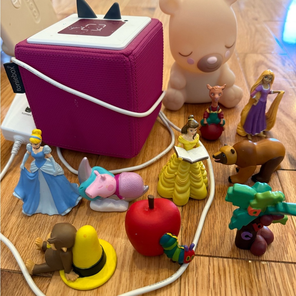 Tonies Pink Audio Box with Storytelling Figurines